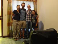 Miguel et sa fille, qui hébergent nos vélos, et nous par la même occasion