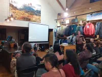 Conférence & projection dans la boutique Patagonia organisées par l'association Cicleayque
