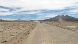 Entre tornades et pelletées de sable dans la figure...
