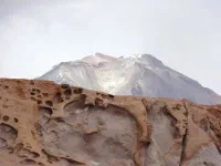 Étrange décor naturel dû à la cendre volcanique