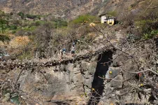 Pont en feuilles de bananier