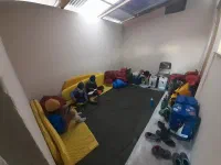 Installation tout confort (après balayage des restes de chantier avec un bout de carton)