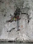 Chapelle au creux d'une grotte