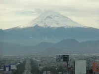 le volcan Popocatépetl, en activité