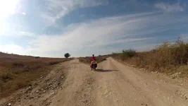 "Tout droit" à gauche ou "tout droit" à droite ?