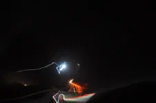 Le propre de ce bivouac, c'est d'être assez sonore, les camions ne s'arrêtent pas le nuit eux