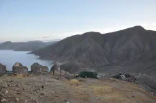 Au petit matin, nous nous réveillons au dessus d'une mer de nuage