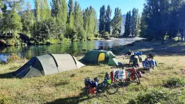 Petit bivouac sauvage au bord du rio Cua Cua