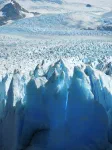 On dirait que des néons ont été installé dans les crevasses
