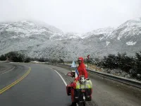 Il neige !!! En plein été en plus ! Qu'est-ce-que c'est que ce pays ?!