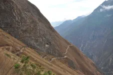 On commence par une traversée avant de plonger vers l'Apurimac